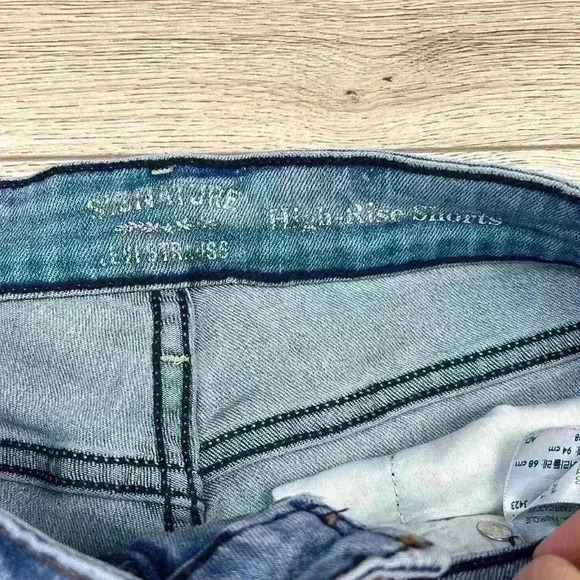 Signature Levi Strauss Jean Shorts Size 27 - Picture 4 of 6
